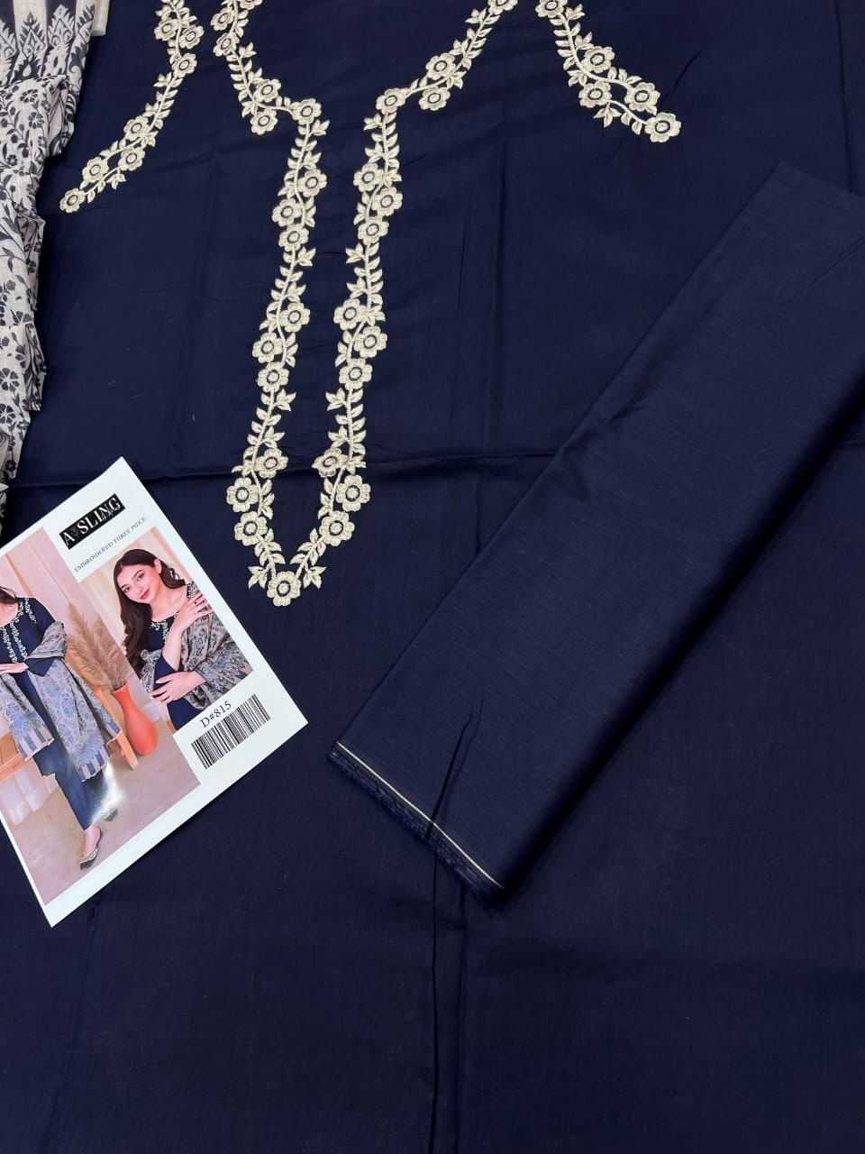 ASLING LAWN  WITH  DIGITAL Diamond DUPATTA